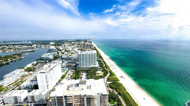 $5,750 | 6365 Collins Avenue, Unit 3811, Miami Beach, FL 33141