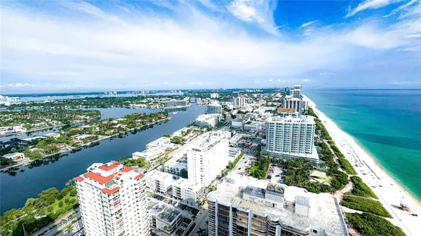 $5,750 | 6365 Collins Avenue, Unit 3811, Miami Beach, FL 33141