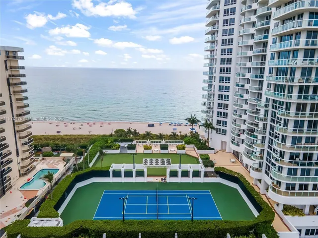 $5,750 | 6365 Collins Avenue, Unit 3811, Miami Beach, FL 33141