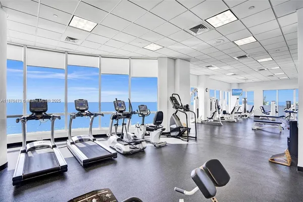 $5,750 | 6365 Collins Avenue, Unit 3811, Miami Beach, FL 33141