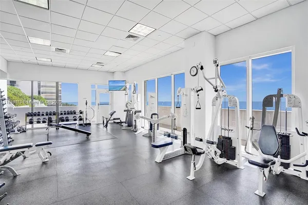 $5,750 | 6365 Collins Avenue, Unit 3811, Miami Beach, FL 33141
