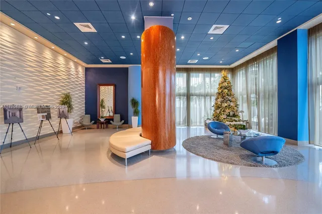 $5,750 | 6365 Collins Avenue, Unit 3811, Miami Beach, FL 33141