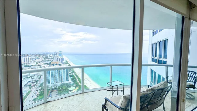 $5,750 | 6365 Collins Avenue, Unit 3811, Miami Beach, FL 33141