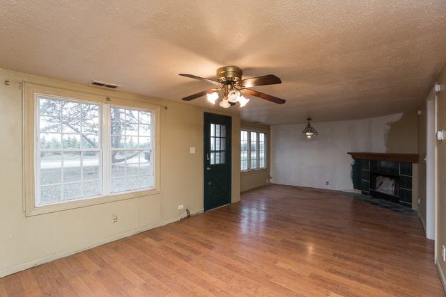 2313 Caton Farm Road Crest Hill, IL 60403 - Photo 13 of 24