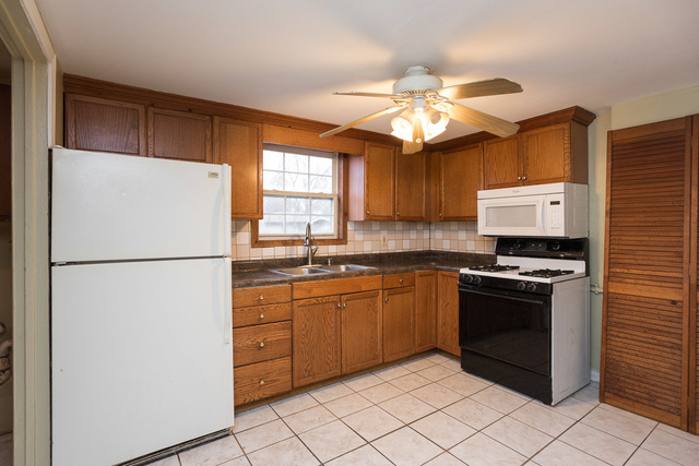 2313 Caton Farm Road Crest Hill, IL 60403 - Photo 14 of 24