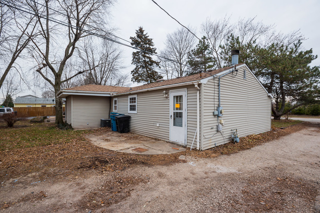 2313 Caton Farm Road Crest Hill, IL 60403 - Photo 5 of 24