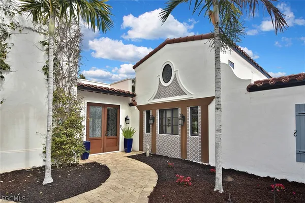$6,900,000 | 16611 Captiva Drive, Captiva, FL 33924