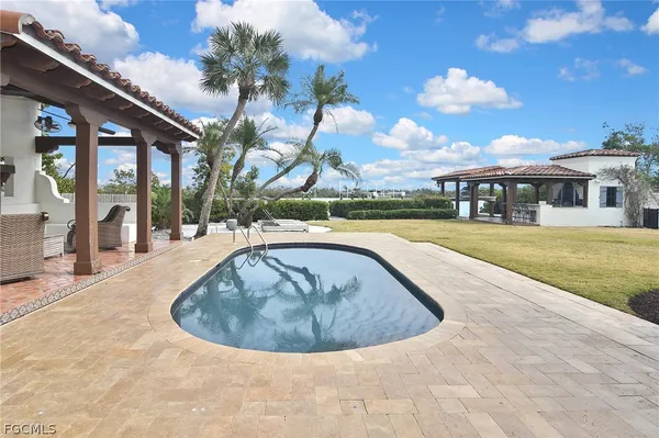 $6,900,000 | 16611 Captiva Drive, Captiva, FL 33924