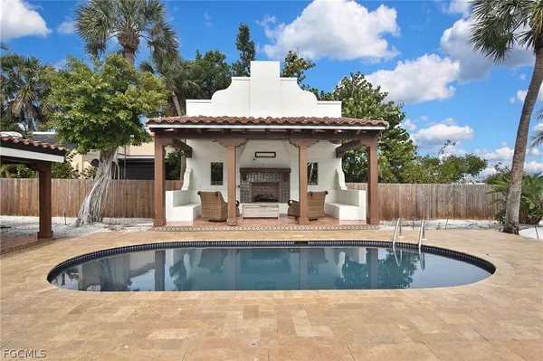 $6,900,000 | 16611 Captiva Drive, Captiva, FL 33924