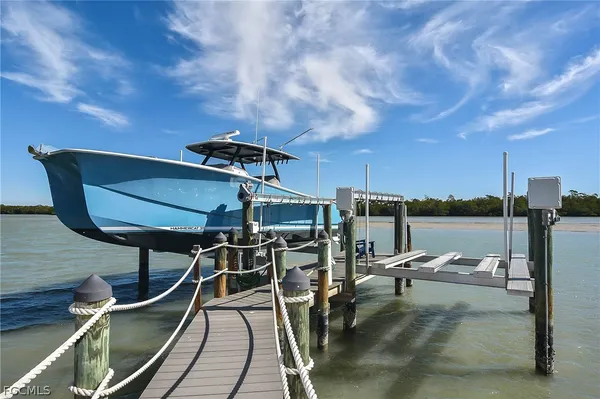 $6,900,000 | 16611 Captiva Drive, Captiva, FL 33924
