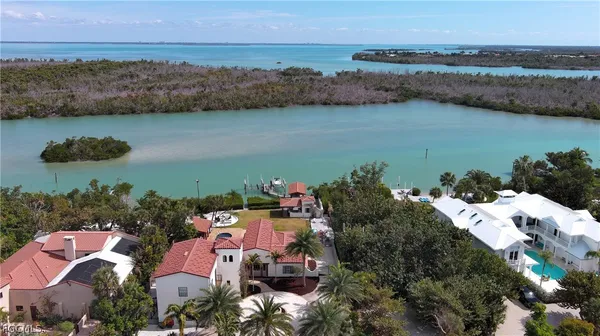 $6,900,000 | 16611 Captiva Drive, Captiva, FL 33924