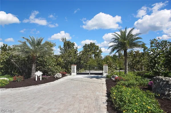 $6,900,000 | 16611 Captiva Drive, Captiva, FL 33924