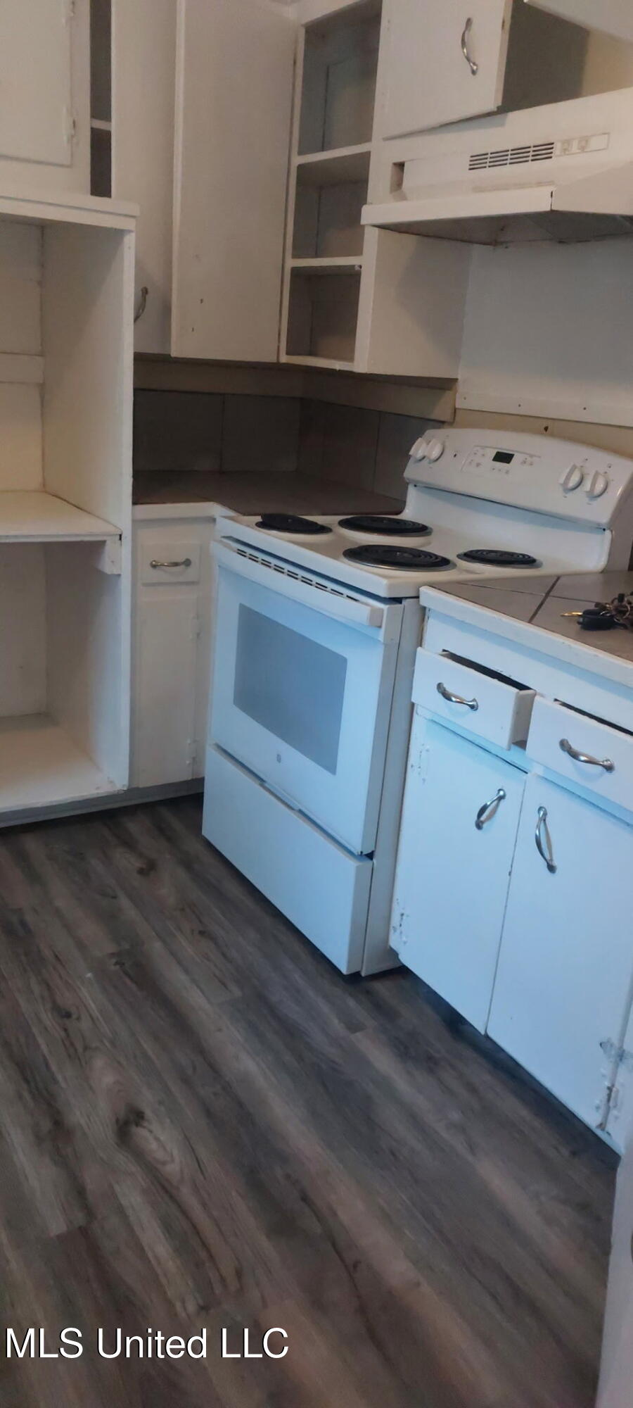 1925 Catalina Drive Jackson, MS 39204 - Photo 2 of 15 5679278015355974445