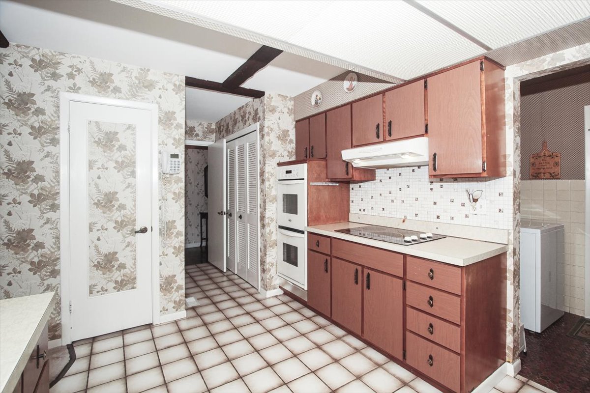 69 Grange Road Elk Grove Village, IL 60007 - Photo 3 of 17 Gallery Image 3