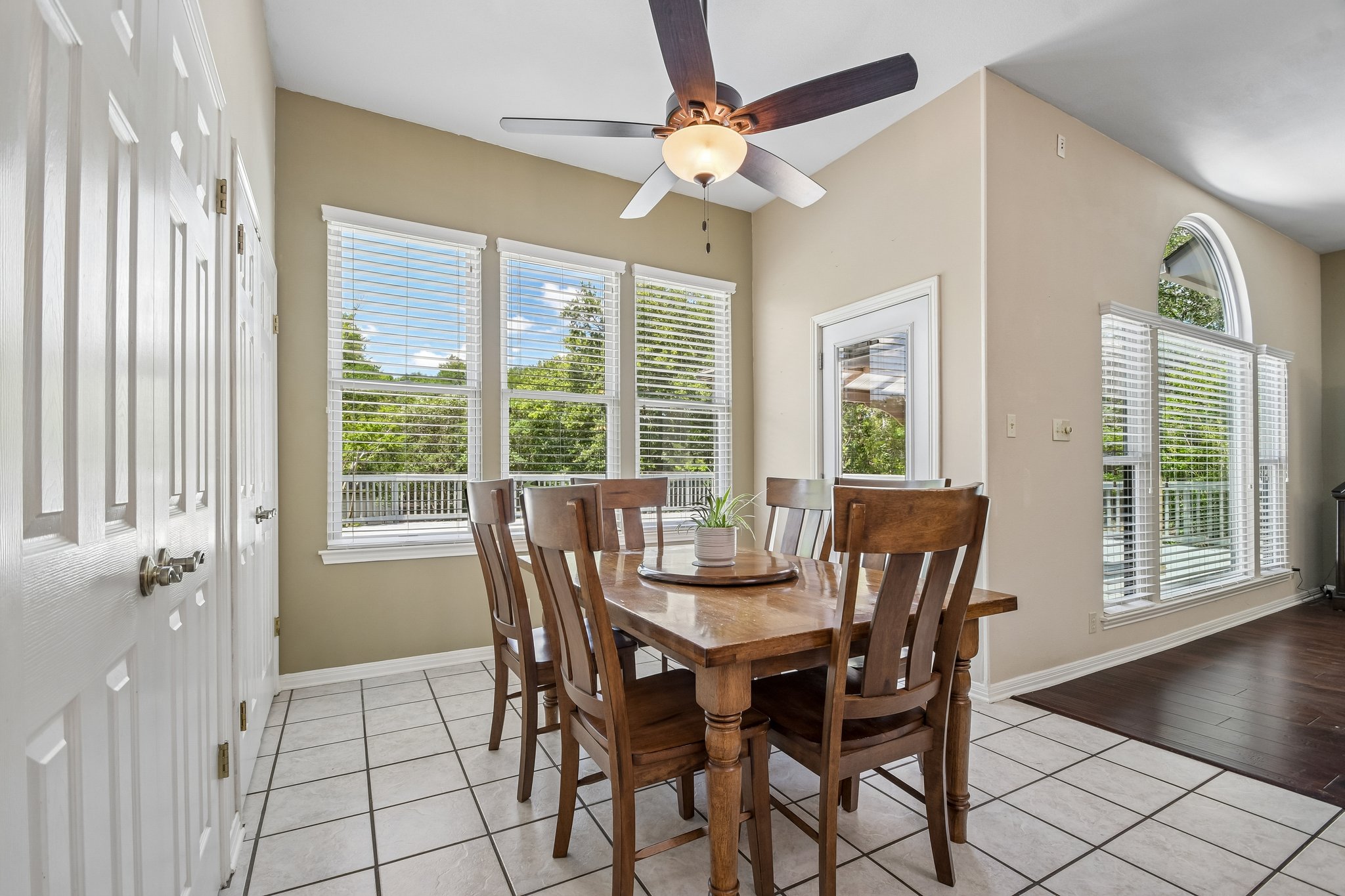 3902 Denim Trail Austin, TX 78739 - Photo 12 of 40 Dining Area in kitchen off of living area