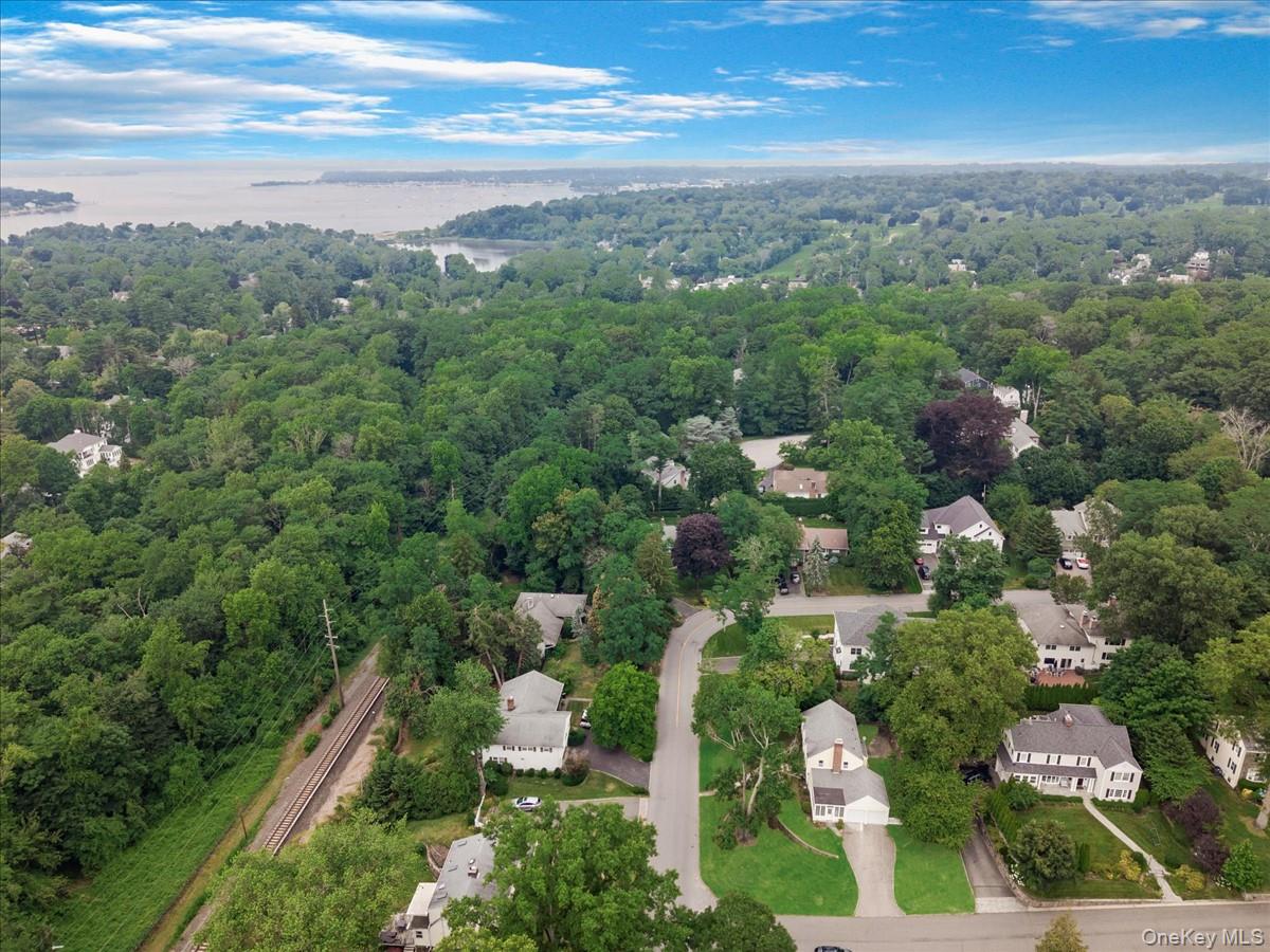 17 Pinewood Road Manhasset, NY 11030 - Photo 44 of 45