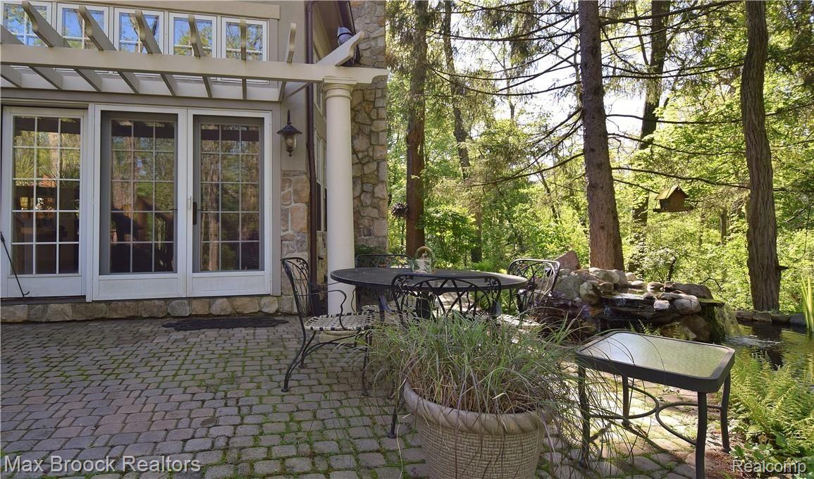 4205 Valley Forge Road Bloomfield Hills, MI 48301 - Photo 30 of 30 patio.JPG