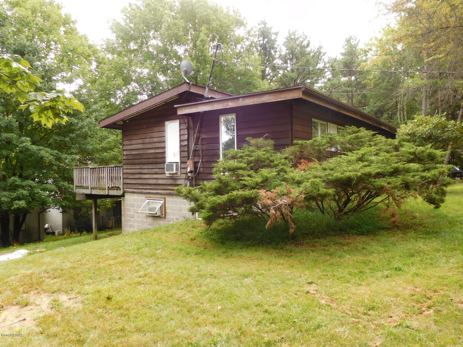 1109 Delaware Court West Bushkill, PA 18324 - Photo 4 of 19