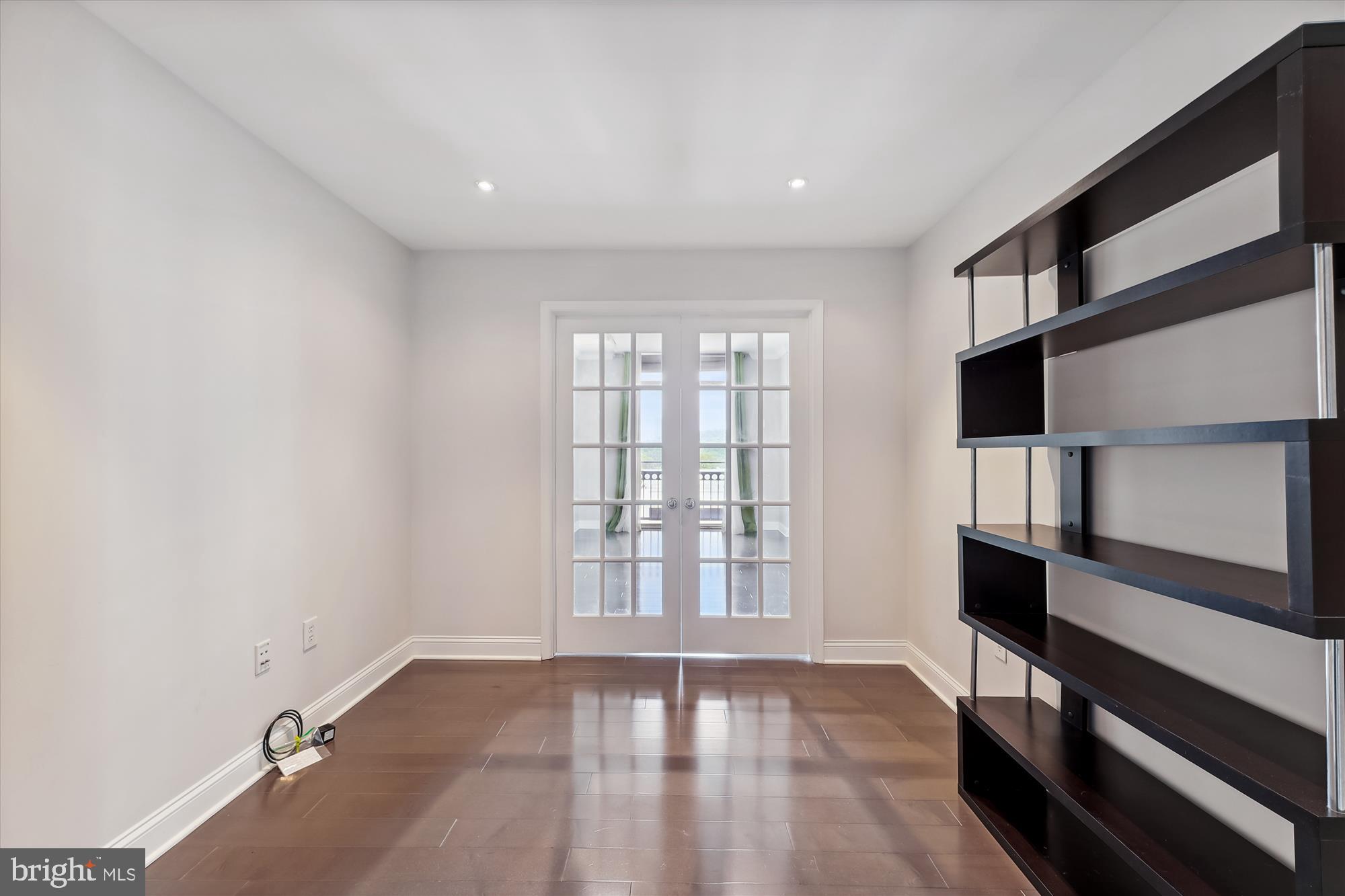 155 Potomac Passage, Unit 718 National Harbor, MD 20745 - Photo 21 of 52 Officew/French Door Entry