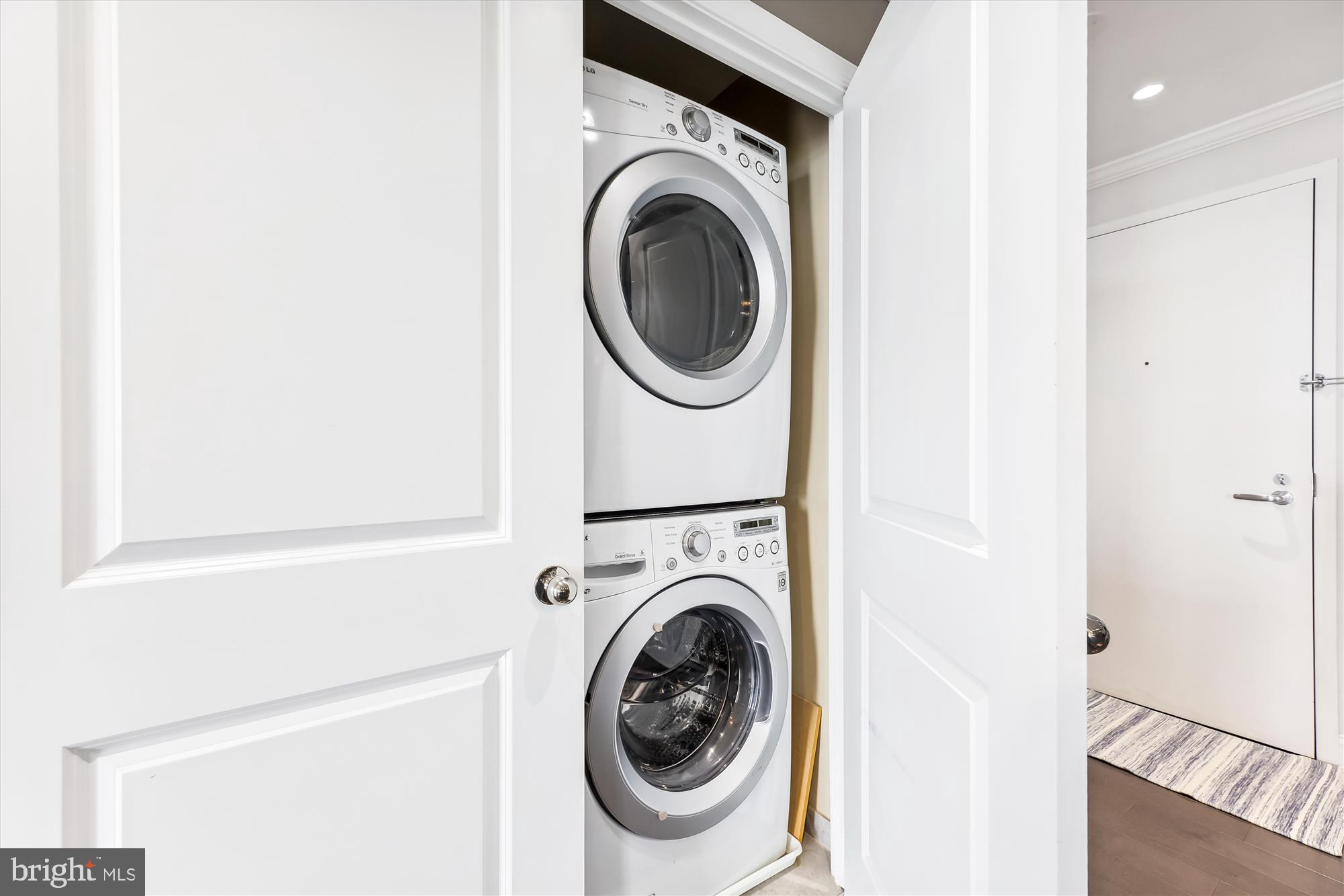 155 Potomac Passage, Unit 718 National Harbor, MD 20745 - Photo 24 of 52 Washer Dryer In Unit!