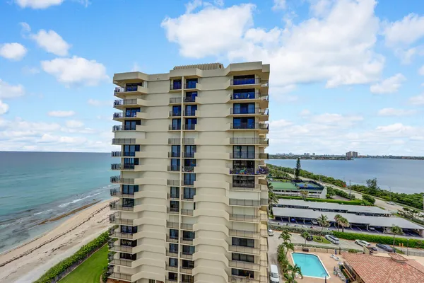 $5,500 | 5480 North Ocean Drive, Unit A10C, Singer Island, FL 33404