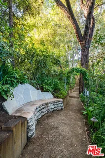 $4,995,000 | 19012 Dorlon Drive, Tarzana, CA 91356