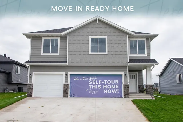 $459,999 | 213 Lionheart Drive, Horace, ND 58047