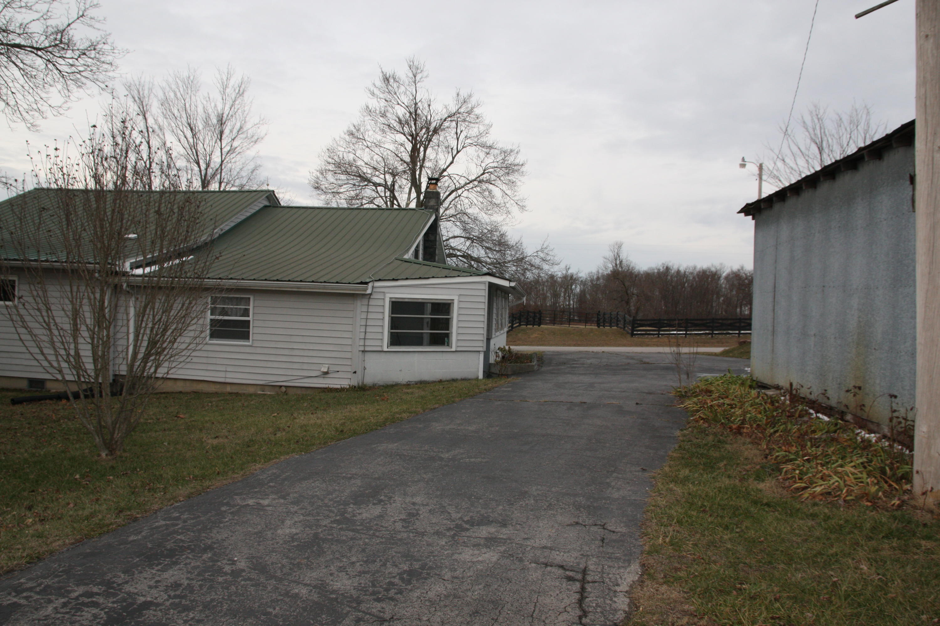 4002 Standing Rock Road Jamestown, TN 38556 - Photo 8 of 24 BACK