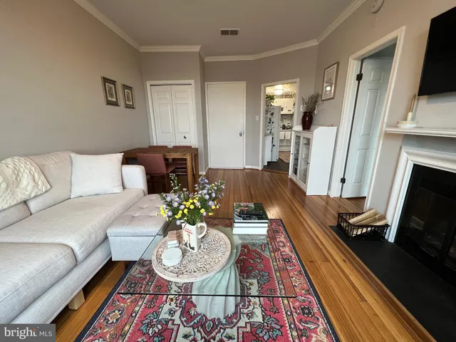 $2,600 | 1830 California Street Northwest, Unit 8, Washington, DC 20009