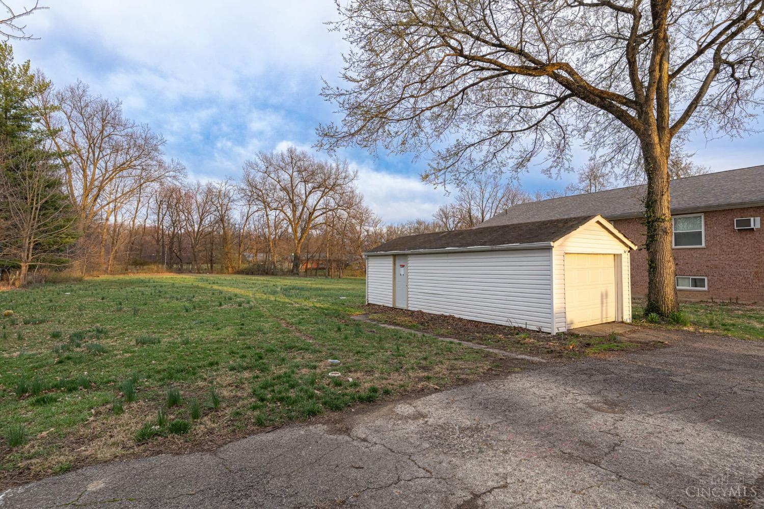 8354 Pippin Road Cincinnati, OH 45239 - Photo 21 of 25 Gallery Image 21