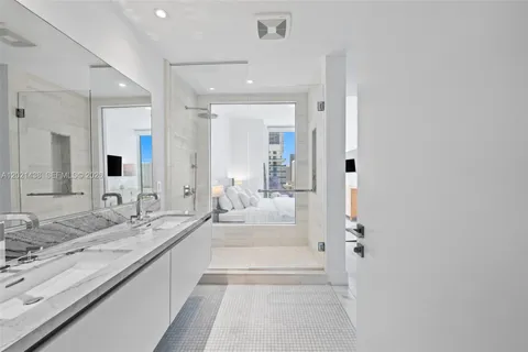 $990,000 | 700 Northeast 26th Terrace, Unit 2105, Miami, FL 33137