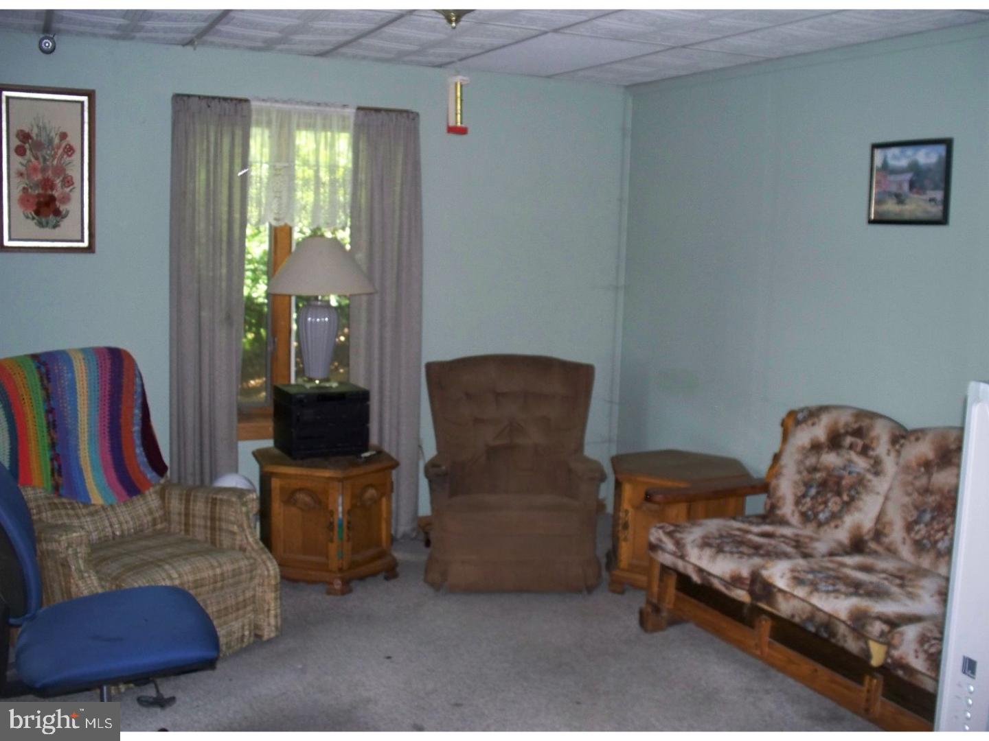 29 Witman Road Womelsdorf, PA 19567 - Photo 3 of 14 Living Room