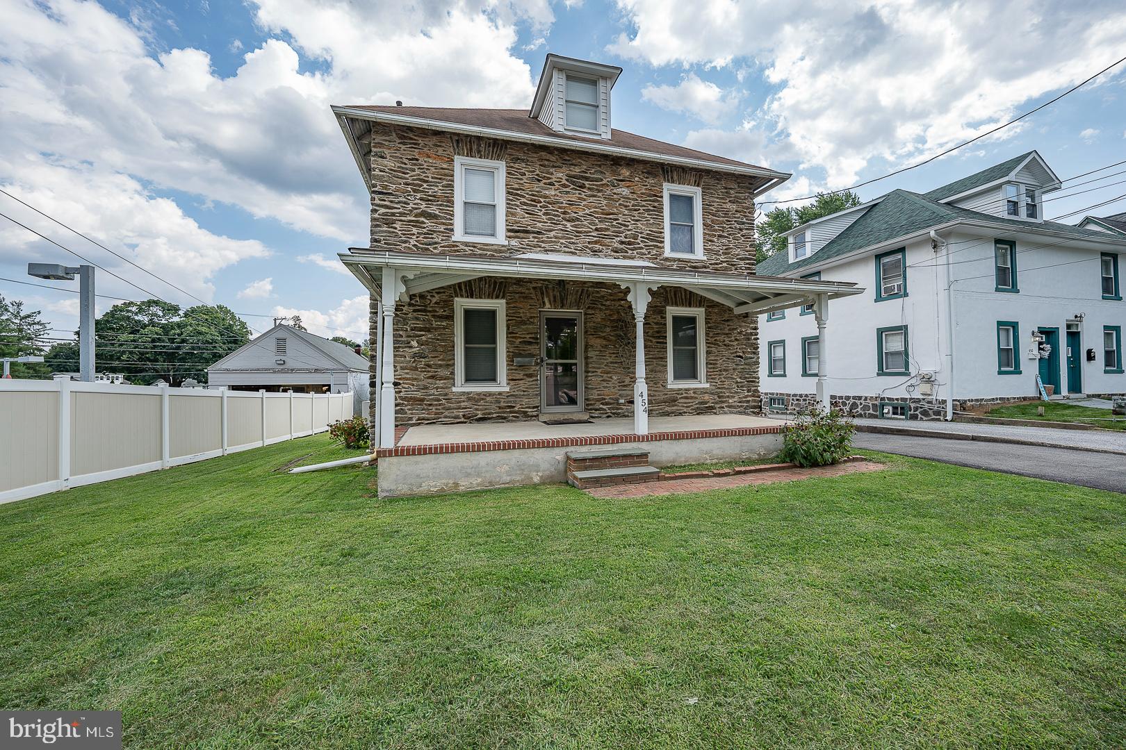 454 Upper Gulph Road Wayne, PA 19087 - Photo 2 of 57