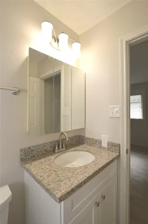 $2,000 | 703 Flower Field Court, Pearland, TX 77584