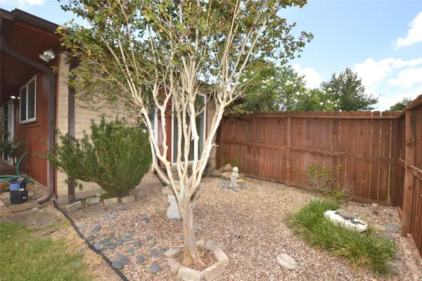 $2,000 | 703 Flower Field Court, Pearland, TX 77584