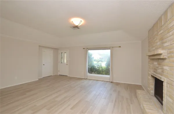 $2,000 | 703 Flower Field Court, Pearland, TX 77584