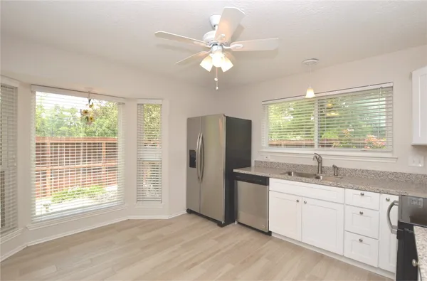 $2,000 | 703 Flower Field Court, Pearland, TX 77584