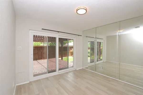 $2,000 | 703 Flower Field Court, Pearland, TX 77584