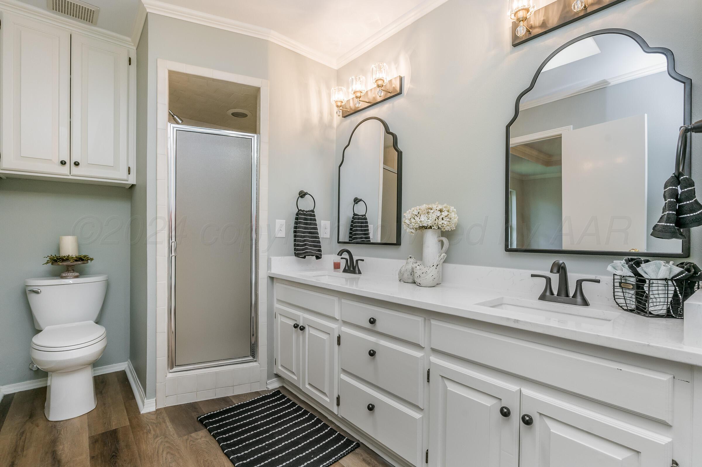 7304 Old Kent Road Amarillo, TX 79109 - Photo 12 of 22 Master Bathroom