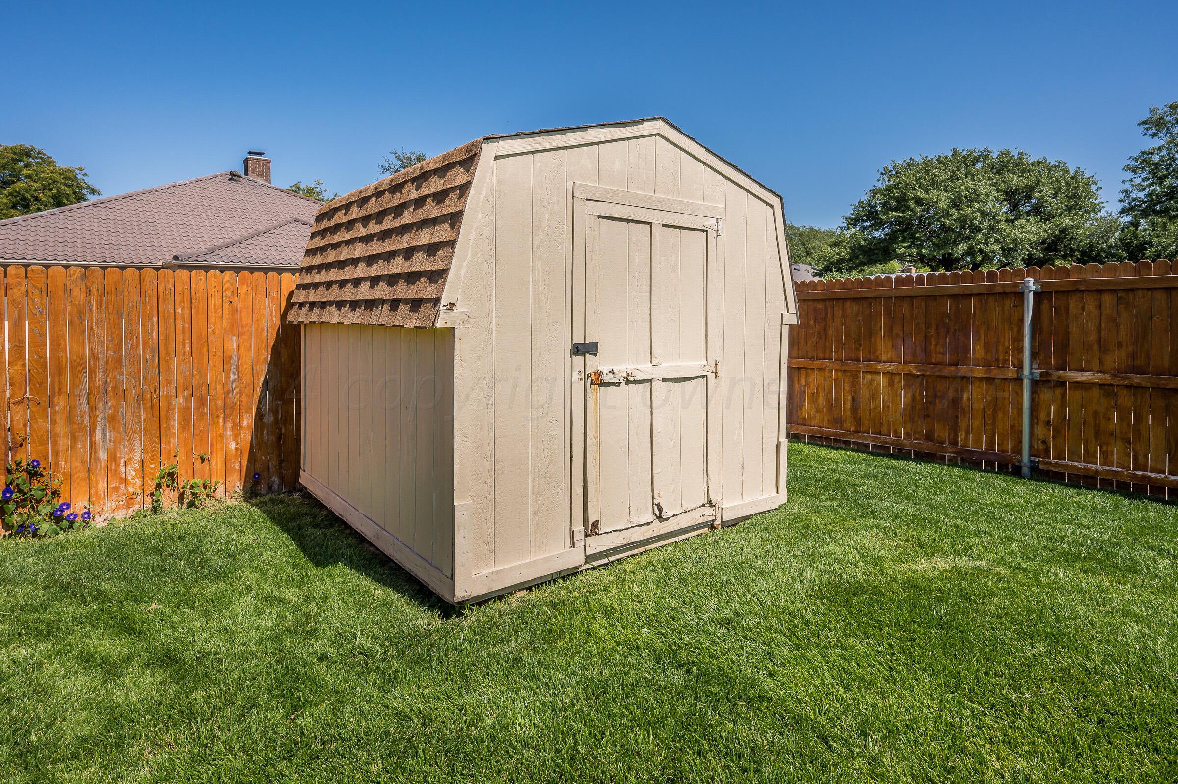 7304 Old Kent Road Amarillo, TX 79109 - Photo 21 of 22 Back Yard-3