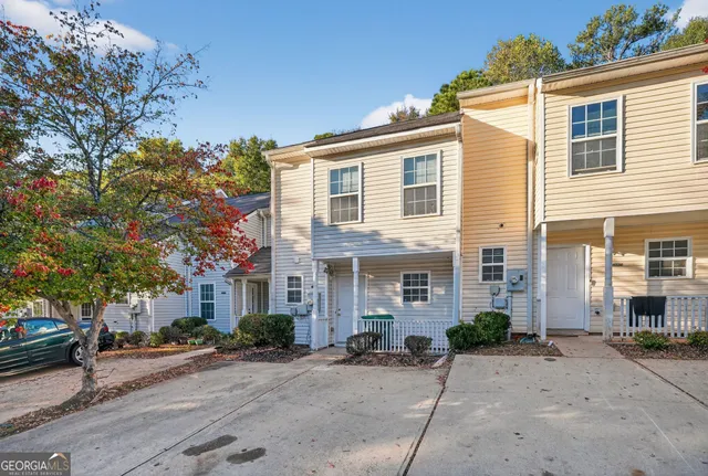 $164,900 | 6344 Wellington Walk Way, Lithonia, GA 30058