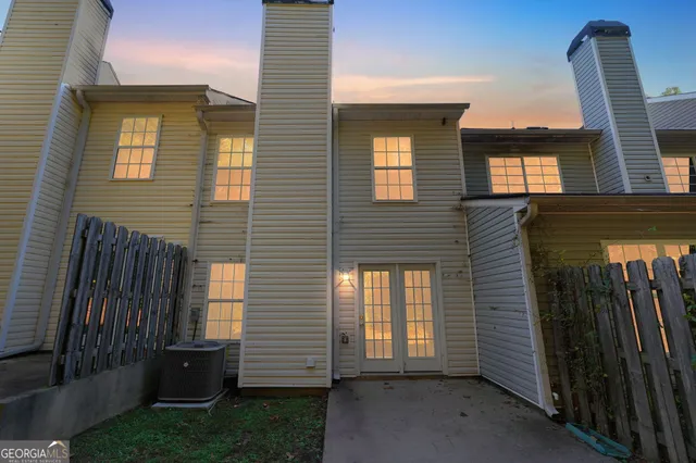 $164,900 | 6344 Wellington Walk Way, Lithonia, GA 30058