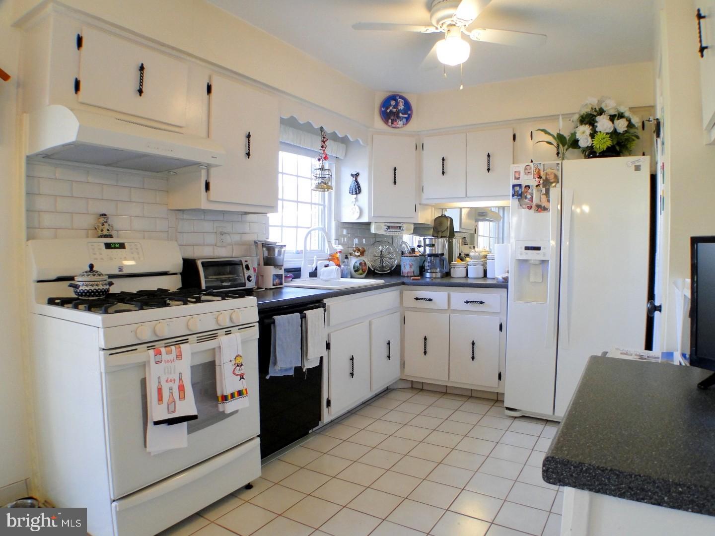 3707 Byrne Road Philadelphia, PA 19154 - Photo 9 of 24 Gallery Image 9