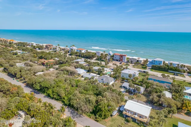 an aerial view of a houses