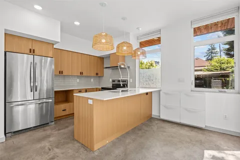 $600,000 | 6612 Corson Avenue South, Unit C, Seattle, WA 98108