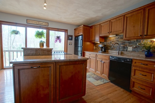 52 B Conleys Grove Road, Unit B Derry, NH 03038 - Photo 4 of 24 Gallery Image 4