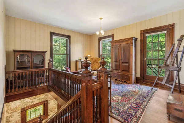 a view of an entryway with workspace