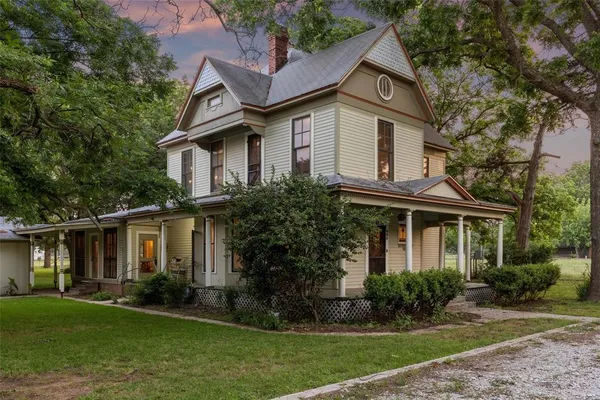 front view of house with a yard