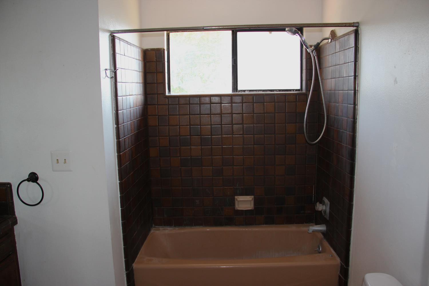 290 Encino Drive Oak View, CA 93022 - Photo 11 of 14 a bathroom with a shower and a bathtub