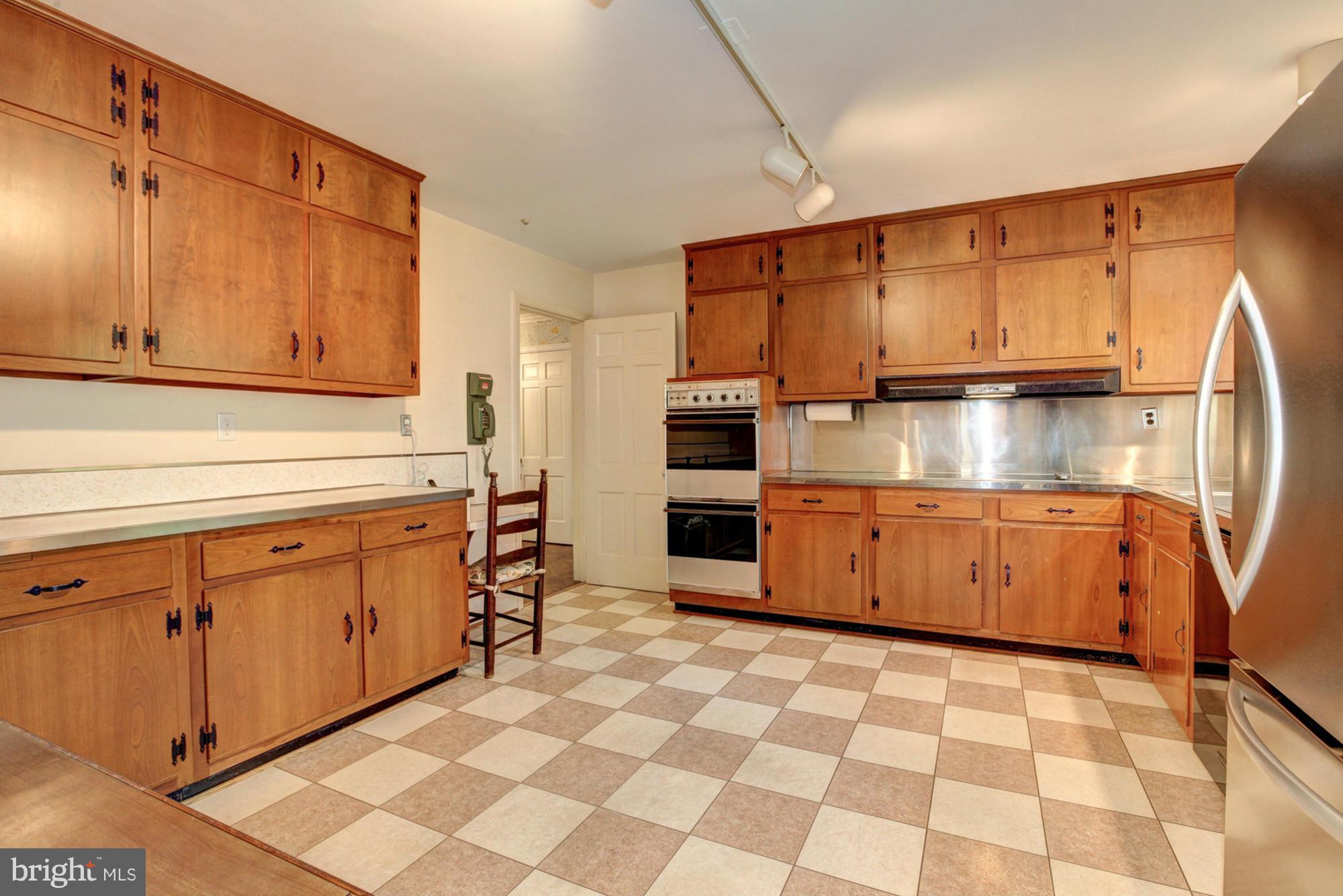 3723 Cardiff Road Chevy Chase, MD 20815 - Photo 13 of 30 Kitchen